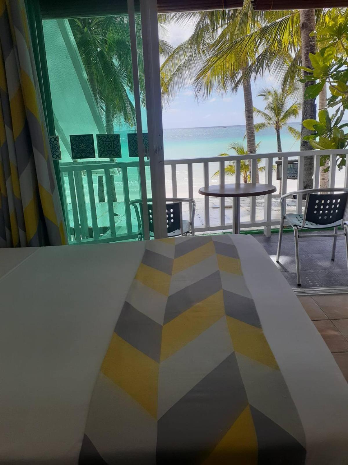 Bluewaves Beach House Balabag  Luaran gambar