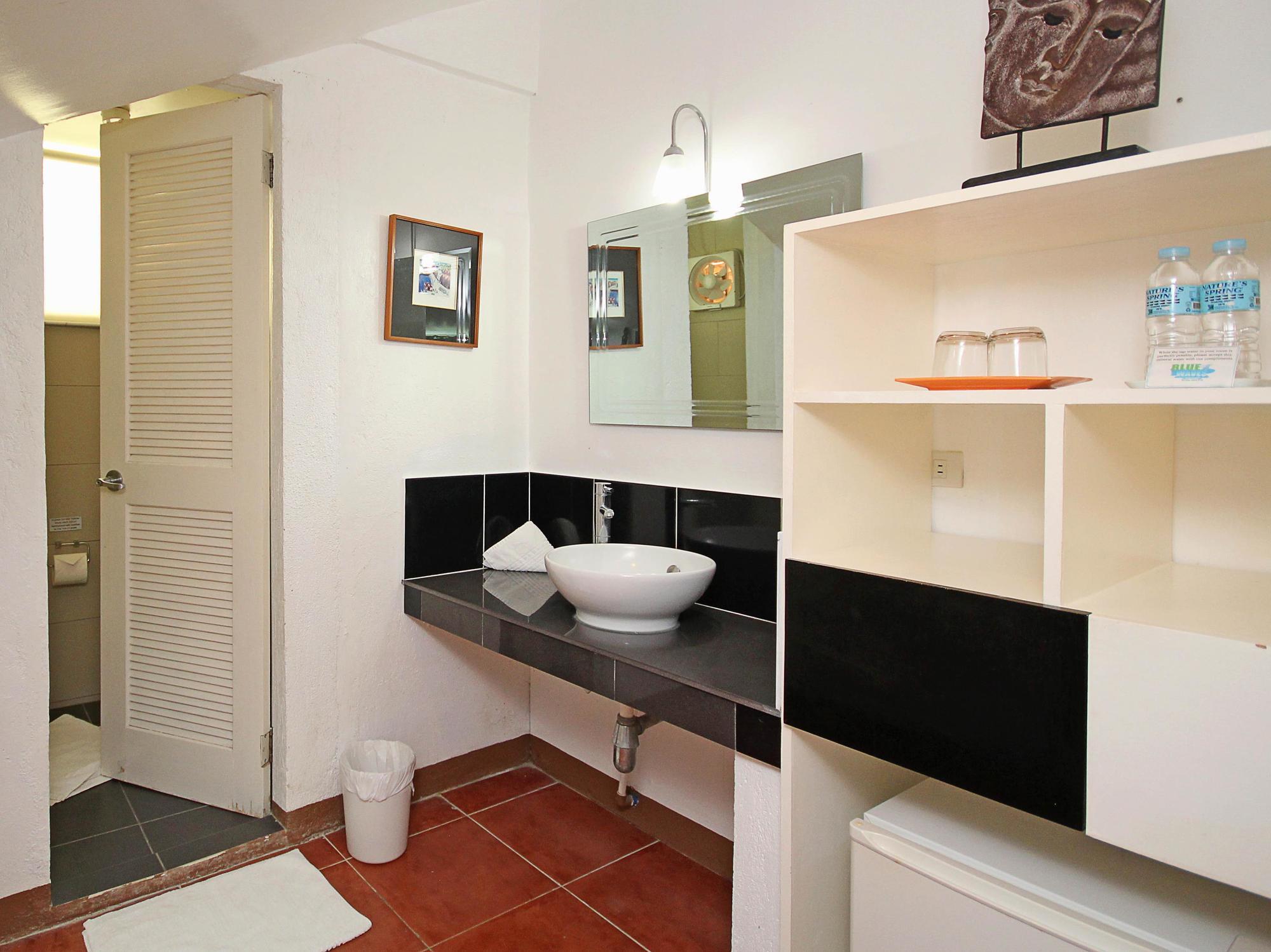 Bluewaves Beach House Balabag  Luaran gambar