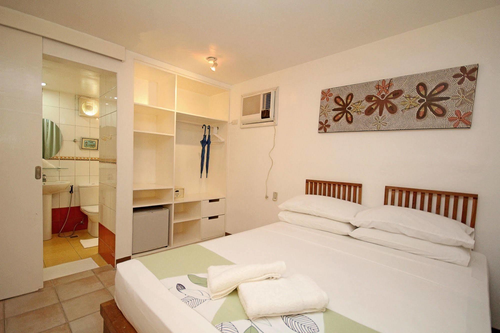 Bluewaves Beach House Balabag  Luaran gambar